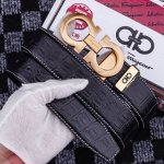 品名：菲拉格木 原单 材料：百分百头层牛皮，保证真皮。专柜原单品质、做工精细，送人自用首选 包装： 请认准如图专柜包装，赠送打孔器，银联发票，宽度3.5Cm