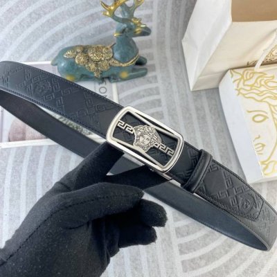 范思哲 特种皮腰带自动带系列 ，原厂五金精品不锈钢扣，手感柔软舒适 宽3.5Cm。