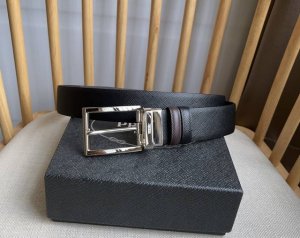 prada 普拉达 专柜同款 男士一皮双用针扣款 带身一面黑一面咖 双面十字纹小牛皮宽度:3.5Cm 搭配原版旋转针扣 手感极佳 原单品质
