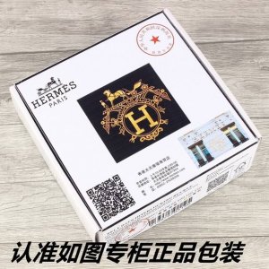 品牌：爱马仕.Hermes自动扣 型号：原单！认准如图专柜正品包装 等级：意大利进口头层牛皮，自动扣，Hermes.爱马仕，世界著名奢侈品品牌，国外专柜有同款时