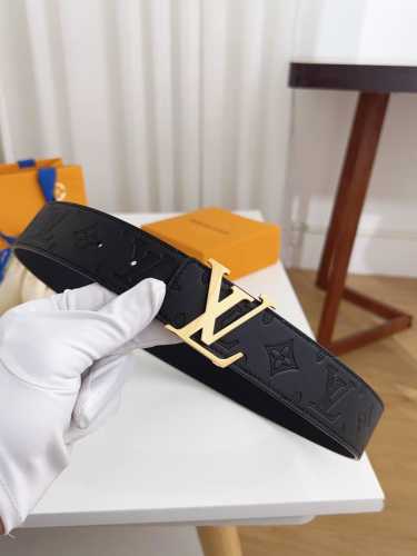特 Lv.路易威登 全套包装 原版品质 代工厂货品 40Mm宽度 正品一体铸造五金钢扣，原厂皮料 双面原厂定制面料，区别市场货