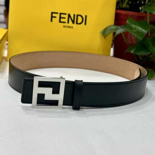 特 Fendl 芬迪 宽40Mm双面原版小牛皮 搭配单钌钯电镀扣 完美的手感.油边 出众的设计.风格 高贵奢华 时尚大方 高清实拍 货真价实 品质保证 双面用