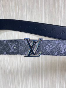特 4.0当季新款 一面进口小牛皮 一面进口帆布印花 可双面用 搭配精品扣头 实物实拍