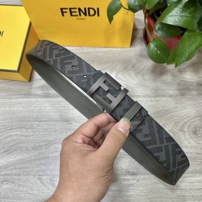 Fendi芬迪专柜同款 宽4.0Cm 双环正反用腰带 Ff按钉搭扣 灰色Cuoio Romano皮革材质 反面面料带有烟草黄和黑色Ff图案 四方金属饰面 时尚经