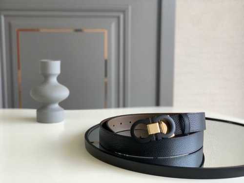 正品有售Ferragamo 菲拉格慕 Italy专柜在售正品 此款采用原厂进口皮制作 走线油边细致 正品开模 搭配原版Gancio五金 3.5Cm规格 顶级