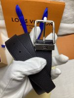 等级：原单专柜同步，原单扣头，原版包装.实物拍摄，绝对是头层牛皮货真价实 DDD 材料，头层荔枝纹 DDD 编号：宽度 3.5 # DDD