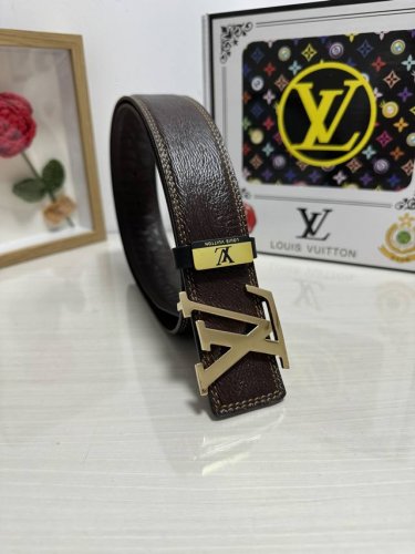 品名：Lv..路易..威登 材质：原单牛皮腰带 百分百头层牛皮腰带保证真皮，24K纯钢扣，专柜原单品质、做工精细，时尚大牌，送人自用首选 包装：