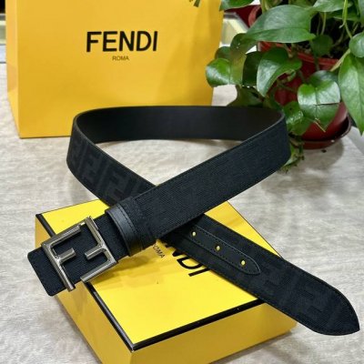 特 Fendl 芬迪 专柜同款 宽3.8Cm 原版定制布料 Ff图案布料材质 黑色皮革内衬 单钉镀钯金属配件 时尚潮流 经典系列