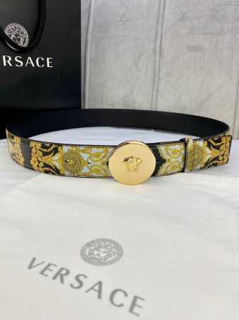 宽度4.0Cm Versace 范思哲 此款Palazzo腰带采用牛皮革面料制作，并饰有Le Po Classique图案印花和标志性的美杜莎五金真空电镀配件 - 点击图像关闭