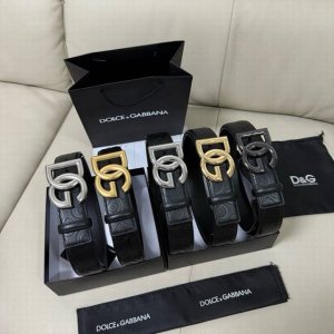 Dg，宽3.4Cm杜嘉班纳 新款 压花小牛皮简约百搭腰带，Dolce&Gabbana Milano 标牌装饰别具一格。