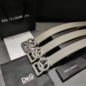 dolce&Gabbana 新款 凭借其低调的线条，这款新腰带完全采用鹿皮印花小牛皮制成，并配有Dg标志扣 4.0Cm