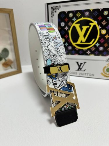 品名：Lv..路易..威登 材质：原单牛皮腰带 百分百头层牛皮腰带保证真皮，24K纯钢扣，专柜原单品质、做工精细，时尚大牌，送人自用首选 包装： 请认准如图专柜