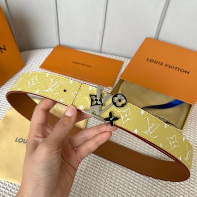特 寬：40mm 驢家新品 今季男士新品腰帶 togo荔枝紋料襯托小牛皮底 絲印花卉 色彩繽紛 搭配新款花卉圖案搭扣 多色選 雙面用