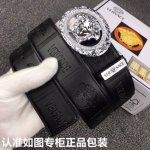 品牌：Versace.范思哲镶钻 型号：原单！请认准如图专柜包装 等级：意大利进口百分百头层牛皮，范思哲.Versace，世界著名奢侈品品牌，美人头经典之作，进