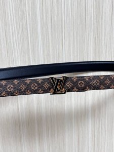 2.0宽帆布印空白花，黑色小牛皮起鼓，一尖一方尾。达配精品黑胶扣头。
