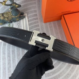 爱马仕 特种皮腰带系列 ，原厂五金精品不锈钢扣，手感柔软舒适 宽3.8Cm。