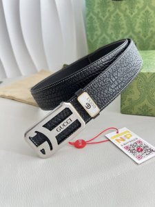 品名：古驰.Gu...Cci 原单 腰带 皮带 型号：挂扣，纯铜材质扣头，头层牛皮，图片实物拍摄 材料：百分百头层牛皮，保证真皮。24K纯铜扣专柜同等质量， 经