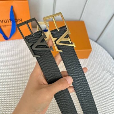 特P180 寬度：35Mm 驢家最新品 男士經典頂級休閒腰帶 寬度35毫米 品牌專水波紋Togo紋小牛皮搭配小牛皮底 全新開模精品針扣設計 多色選
