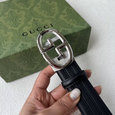 特 品牌：古奇新款进口小牛皮，手感细腻柔软。搭配纯钢自动精品钢扣，男士必备！宽度：3.5Cm