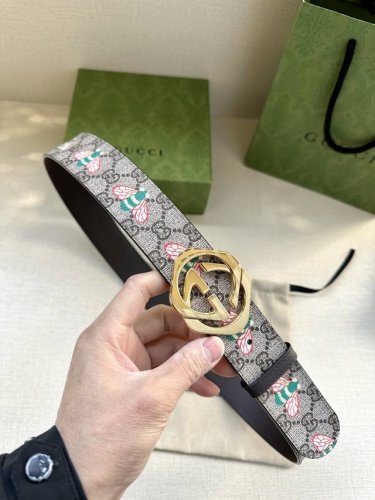 特P180 宽度4.0Cm Gucci Marmont系列每一季都会推陈出新，为灵感源于70年代的标志性Gg配件注入现代精髓。Supreme帆布印花 腰带反面采