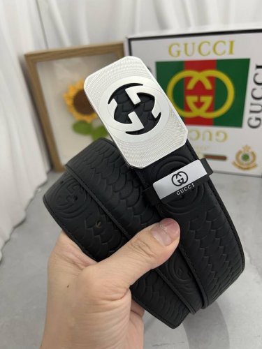 品名：古奇.Gu...Ci 原单 材质：原单牛皮腰带 专柜原单品质、做工精细，时尚大牌，送人自用首选 包装： 请认准如图专柜包装赠送打孔器手提袋专柜礼盒宽度3.