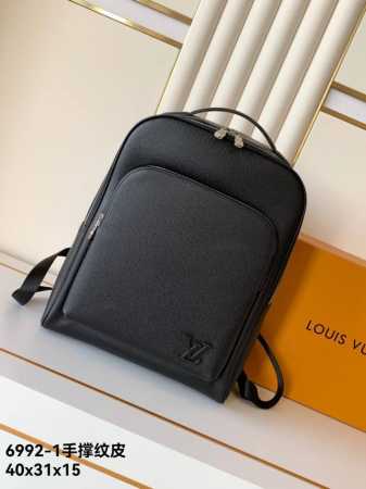 双肩包型号：6092-1 头层手撑纹皮 Avenue。Damier Lnfini 皮革含蓄铺，于商务和休闲场合展儒雅风范。拉链开户启前袋，主隔层和后侧衬垫隔层， - 点击图像关闭