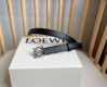Loewe 罗意威 专柜最新同款腰带 平纹牛皮革腰带 配有loewe Anagram针扣 卓越的工艺 个性的造型 精美的材质 宽:2.0Cm