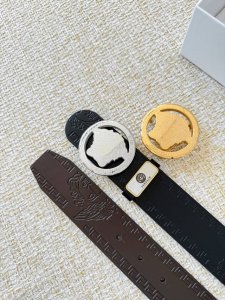 皮带：Versace.范思哲原单腰带 皮带 腰带：挂扣，经典人头纯钢材质扣头，头层牛皮，图片实物拍摄 材料：顶级复刻品质内穿尾巴暗扣自动滑道设计，百分百进口原厂