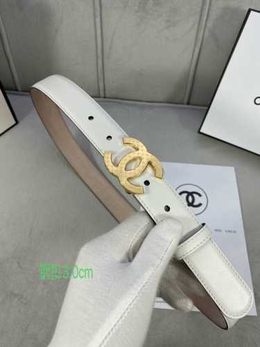 宽度3.0Cm Chanel 香奈儿 特级进口小牛皮内衬原版磨砂底，饰有金 银色花纹金属logo花纹钢扣。