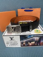 男款腰带：Lv 路易威登原单牛皮腰带 男款皮带：材质百分百头层牛皮腰带保证真皮皮带，专柜原单品质、做工精细，时尚大牌，送人自用首选包装： 请认准如图专柜包装赠送