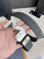 品名：万宝龙.Montblanc 腰带 自动皮带 型号：自动带，新款纯钢材质自动扣，双面头层牛皮实物拍摄， 材料：百分百头层牛皮，保证真皮。专柜同等质量，双面头