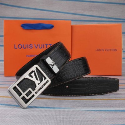 腰带皮带：Lv 路易威登原单牛皮皮带 男款皮带：材质百分百头层牛皮腰带保证真皮皮带，专柜原单品质、做工精细，时尚大牌，送人自用首选包装： 请认准如图专柜包装赠送