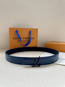 louis Vuitton 采用进口头层牛皮压鳄鱼肚皮搭配精致电镀钢扣头.底皮原版头层牛皮宽3.5Cm做工精细，百搭，上身超好，品质一流 一件代发