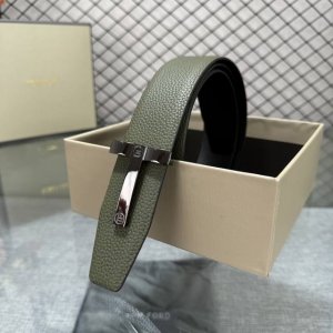 汤姆福特最新网红爆款双面头层牛皮专柜同步3.8宽新款上市了，原版牛皮，搭配铜扣，优雅，大方用的方便。谢谢你转载。