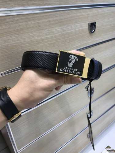 特P200 配送专柜包装 打孔针 批专柜同款、实拍专柜官网，尺寸:宽35Mm，原版立体半脸间色美人头扣 ，极富设计美感 ，双面采用进口原版小牛皮压花，彰显个性，