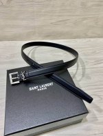 特 Ysl 原单20Mm 带身采用双面头层牛皮，专柜同款，新款专用，扣头采用精品纯铜针扣，正品开版。专营专柜款！