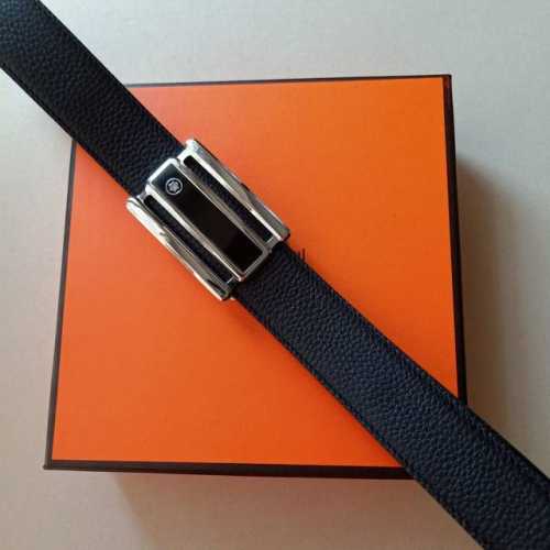 品牌:万宝龙 价格:特 尺寸:带宽34Mm 正品尺寸 五金材质:专柜精品扣，真空电镀，工艺精细 带身材质:天然头层牛皮.质感十足