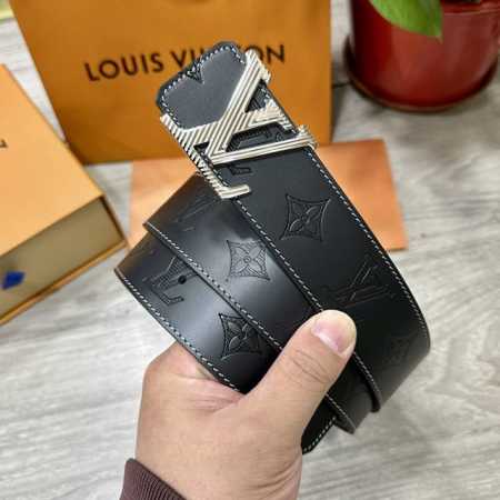 Lv.路易威登 宽40Mm双面原版小牛皮 搭配单钌钯电镀扣 完美的手感.油边 出众的设计.风格 高贵奢华 时尚大方 高清实拍 货真价实 品质保证 双面用 - 点击图像关闭