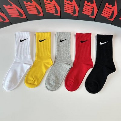 特 配包装 Nike 耐克 新款中长款堆堆袜袜子！一盒五双， 专柜同步筒款袜子，大牌出街，潮人必备超好搭