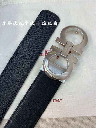 Sf3.5Cm高级定制款男士皮带 ，双面进口牛皮，自行选择搭配 真材实料 很有质感 时尚经典不失风范 可自行裁剪 ！