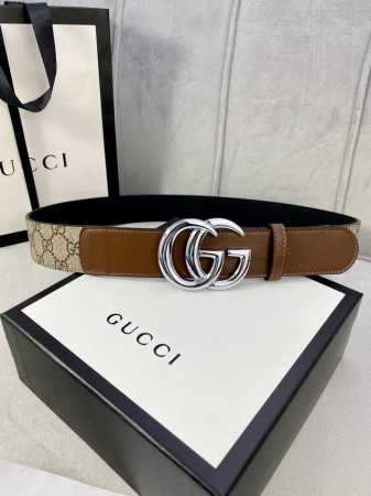 宽度4.0Cm Gucci 这款腰带在早秋系列中惊艳亮相 采用以标志性米色 乌木色组合呈现的品牌双G字母交织图案 与黑色皮革材质相得益彰 双G搭扣采用做旧效果 - 点击图像关闭