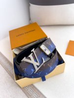 品名： Lv..路易..威登腰带皮带原单 型号：挂扣，经典纯钢材质挂扣，头层牛皮，图片实物拍摄 材料：头层牛皮，挂扣系列，纯钢材质扣头，钯镀电镀工艺永不掉色。原