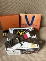 品名：Lv..路易..威登原单 材质：原单牛皮腰带 百分百头层牛皮腰带保证真皮，24K纯钢扣，专柜原单品质、做工精细，时尚大牌，送人自用首选 包装： 请认准如图