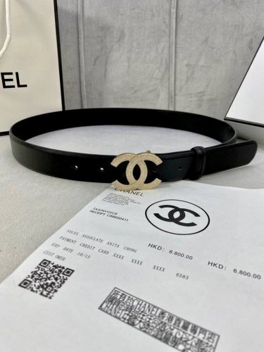 宽度3.0Cm Chanel 香奈儿 经典款平纹 两面牛皮搭配 金 银 色镶钻钢扣。