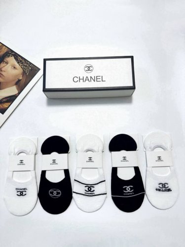 配包装 一盒5双 Chanel 香奈儿 经典字母Logo 纯棉船袜 ，Ins超火爆空调袜，纯棉面料，潮人必备 ，经典配色 个性时尚百搭款，你值得拥有哦