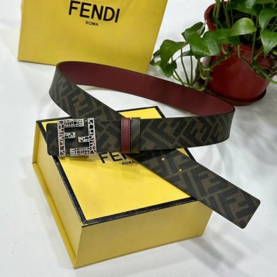 Fendi 芬迪 专柜同款 宽4.0Cm 双环正反用腰带 Ff按钉搭扣 红色Cuoio Romano皮革材质 反面面料带有烟草黄和黑色Ff图案 四方金属饰面 时