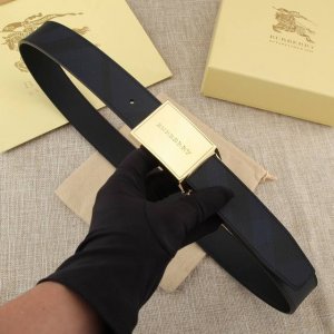 MADE IN ITALY 批 配全套专柜包装 品牌：巴宝莉 扣头材质：精品实心扣 产品详情：BURBERRY 巴寶莉 專櫃同步 皮帶進口頭層原版皮， 3.4C