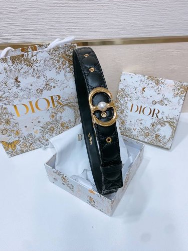 Dior Montaigne Jolie Belt 光滑小牛皮和白色树脂珍珠 饰有*Christian Dior*标志 羊皮菱格腰带3.0Cm