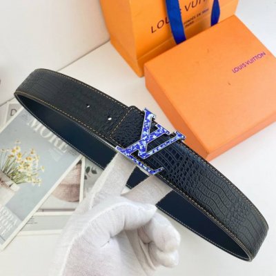 Lv 特种皮腰带系列 ，原厂五金精品不锈钢扣，手感柔软舒适 宽3.8Cm。