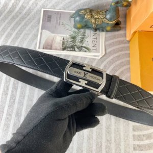 Lv 特种皮腰带自动带系列 ，原厂五金精品不锈钢扣，手感柔软舒适 宽3.5Cm。